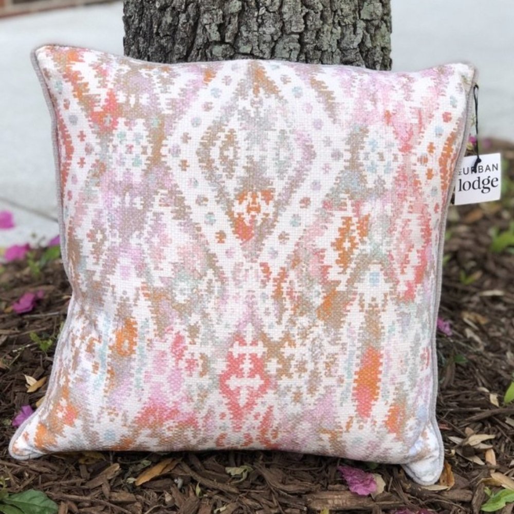 Roxana Pillow